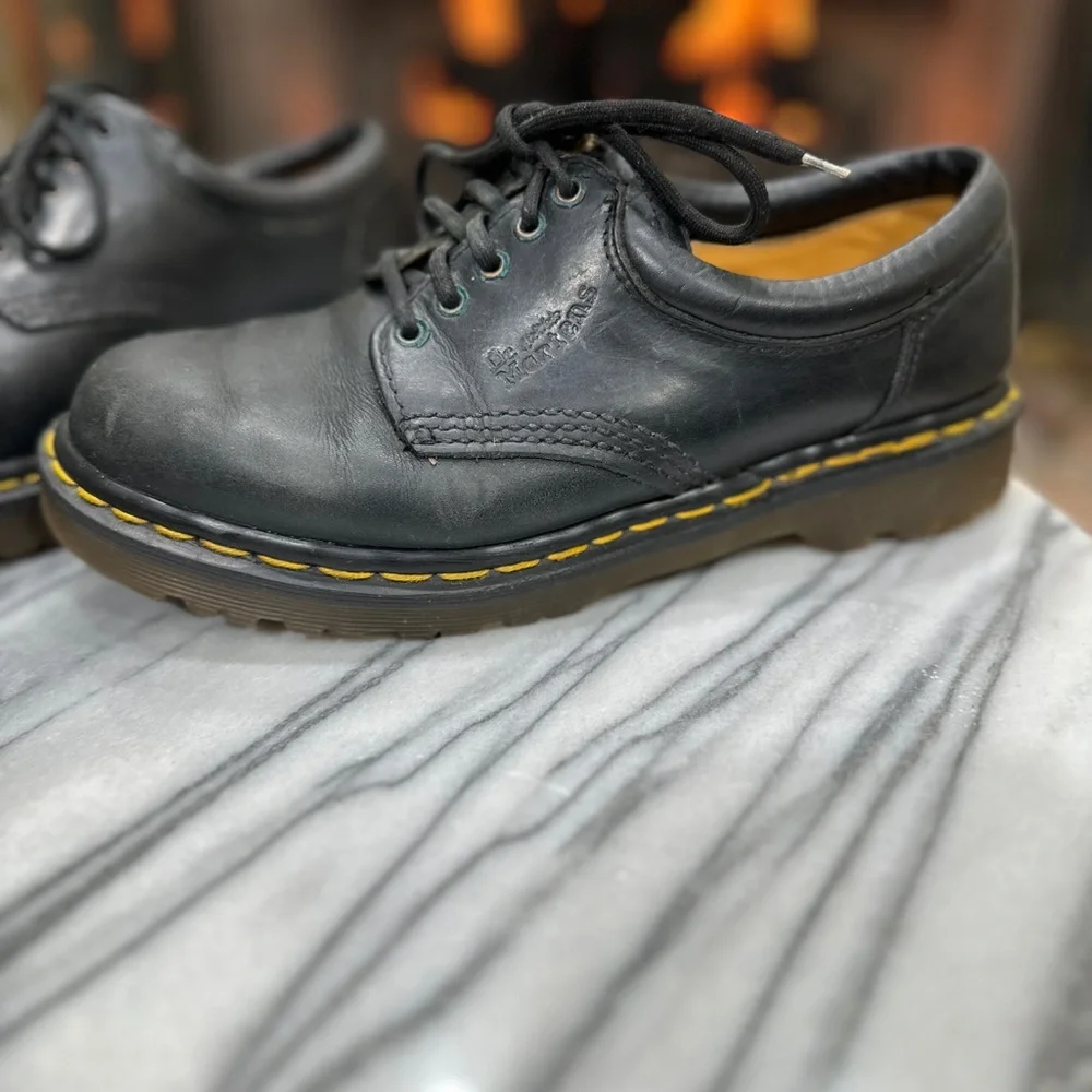 Dr. Martens 8053 Made in England Leather Oxford Shoes Men’s 9 / Women’s 10 Black